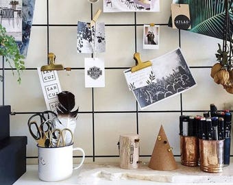 Black Wire Wall Grid + SHELF, FREE CLIPS, Wire Mesh Memo Board, Notice Metal Grid, Noticeboard, Moodboard 49 cm. x 84 cm.