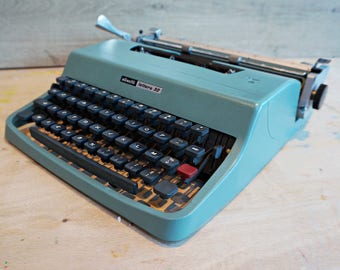 Vintage typewriter | Etsy