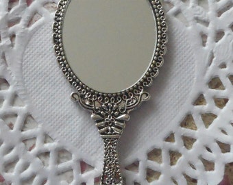 You can purchase charm finely crafted 7,00 cm in height.
