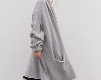 oversized sweater, oversized knit, oversized knit sweater, oversized cardigan, knit cardigan, oversized knitting, minimalist clothing,