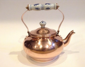Vintage Copper Teapot with Delft Patterned Handle and Lid Knob, Copper Tea Kettle, Vintage Copper Home Decor, (USED)