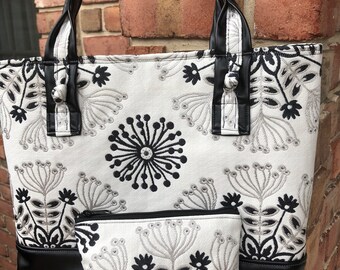 Classic LynnieLou in Gray Sunburst