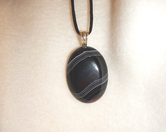 Oval Black Onyx Agate pendant (JO458)