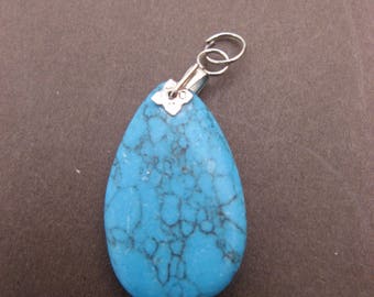 Turquoise pendant 28 mm in length