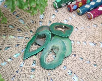 Green Druzy Agate Slice - Druzy Center - Gourgeous Natural Agate for Jewelry - Craft supplies - Feng Shui (RK141B9-02) DRCA
