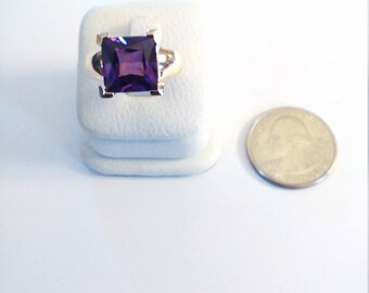Vintage Gold Tone Purple Stone Ring,size 7