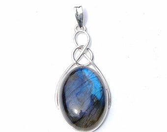 Stunning Labradorite Sterling Silver Oval Knot Pendant