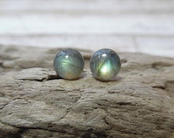 Dainty Labradorite Earrings, Flashy Labradorite Stud Crystal Earrings, Gemstone Stud Earrings, Bohemian Jewelry, Green Labradorite Earrings