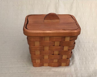 Single Toilet roll storage with lid