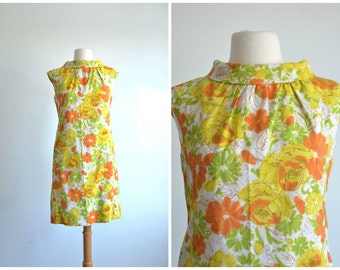 60s Vintage Mini Dress MOD Floral Print Shift Dress - small