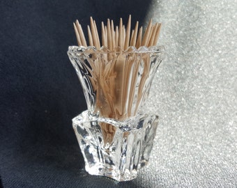 Crystal sawtooth toothpick holder
