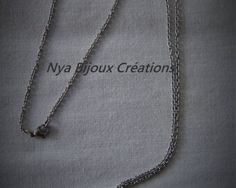 Necklace with a mechanical seed