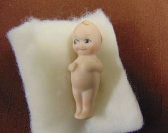 Vintage Mini Kewpi doll pin brooch