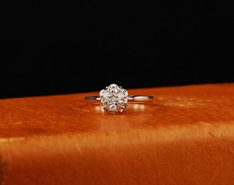 14K White Gold Cluster Diamond ring