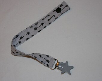 Fabric pacifier clip