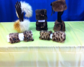 102 different fur cuffs JOG