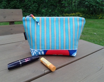 Zipper pouch from Marimekko fabric Piccolo, blue Scandinavian cosmetic or makeup bag, coin purse, gadget bag, travel wallet, medicine pouch