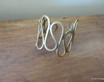 Martha Sturdy Vintage Signed Canadian Mid Century Handmade Looped Brass Cuff 1970s