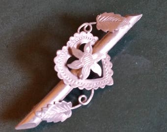 Sterling Silver Vintage Sweetheart Bar Brooch