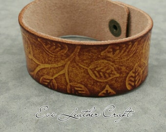 26 mm brown Leather bracelet with leaf ornament /043/ hand tooled leather cuff / leather wristband / brown yellow leather jewellery