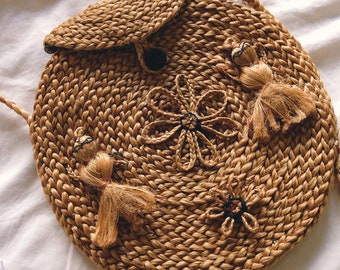 Vintage 70s // ROUND FOLK WOVEN Bag // Small Gypsy Handmade Festival Bag // Bohemian Embellished Natural Handbag