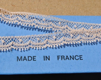 suberb vintage 1950s pale pink valenciennes all cotton lace trim made in France 1 meter