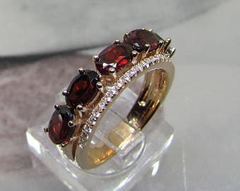 Ring gold plated silver and Garnet (red stones) size 52