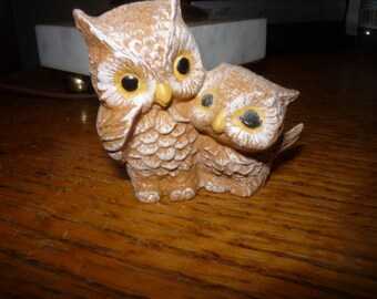 Quaint Parent/Baby Owl Figurine