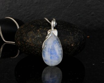Moonstone necklace, rainbow moonstone, moonstone pendant, moonstone jewelry, moonstone drop shape, dainty moonstone, blue flash moonstone