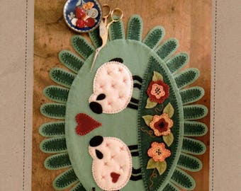 Woolen Love Table Topper Wool Applique Pattern by Bird Brain Designs