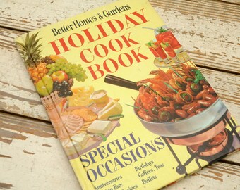 Better Homes and Garden Holiday Cookbook 1970