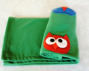 Soft fleece blanket nature with owls