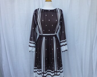 Vintage 70s 80s Hal Ferman Polka Dots Pleated Dress M/L Brown Cream Accordion Pleated Striped Feminine Oblong Neck Elastic Waist Glam Garb