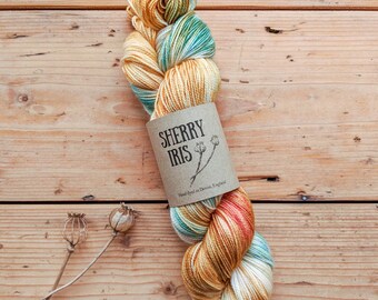 Hand dyed yarn - Breakfast at Tiffany's 'Cat' colourway - Merino wool/ nylon sock yarn