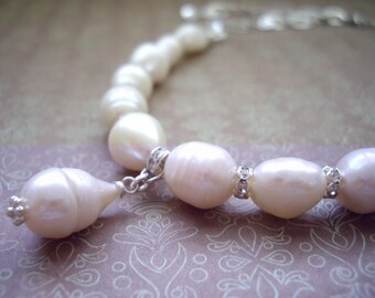 Pearl choker, Wedding jewelry, Baroque pearl, Choker necklace, Pearl strand necklace, Rhinestone, One of a kind Bridal jewelry, Off white