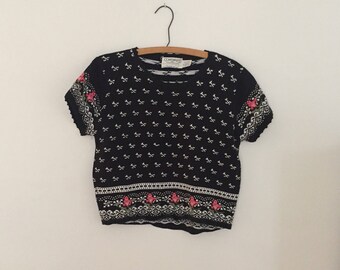 Black and White Short-Sleeved Sweater with Floral Motif - 1980s