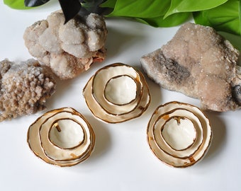 gold rimmed nesting set
