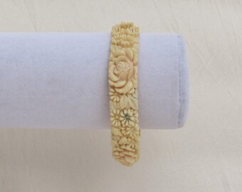 Vintage celluloid bracelet with floral pattern, faux ivory bangle with roses and daisies