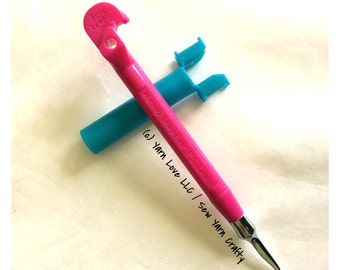 Rainbow Loom Metal Hook - Pink Handle