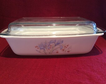 Pyrex Iris Blue Iris Oblong Space Saver Casserole Dish 1.7 Litre circa 1980