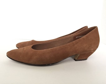 Vintage East Avenue Brown Suede Pointed Toe Pump Size 10