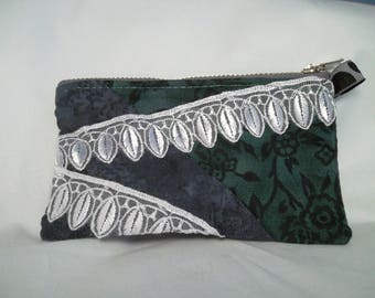 Wallet green fabric and trim: 14.5x8.5 cm