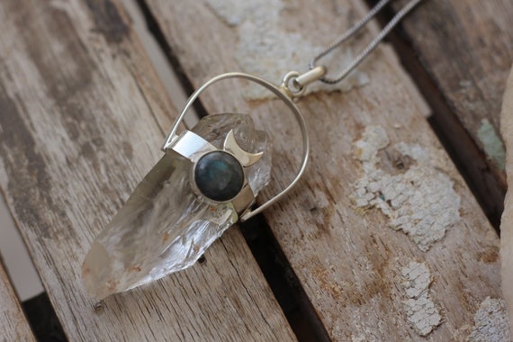 ORGANIC QUARTZ NECKLACE - Labradorite Moon Necklace - Raw Quartz - Moon Jewellery - Gemstone - Powerful - Sterling silver - Chakra - Reiki