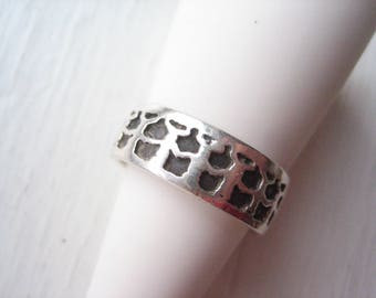 Vintage sterling silver ring band, patterned silver band, size 7 silver ring, size 7 silver band, stacking ring, silver stacking