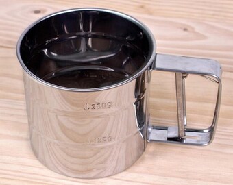 Hand pressure stainless steel small powder sieve cup flour sieve cake toolsbaking tools 24 mesh