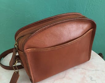 vintage 70's coach handbag // cross body bag