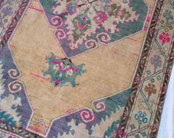 10'10"x3'5" Golden Beige, Teal, and Pink Vintage Turkish Runner