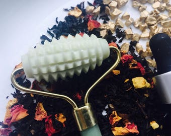 FACE ROLLER double effect side for face spa to reverse time miracle, treat sagginess and achieve smooth skin, zade face spa roller