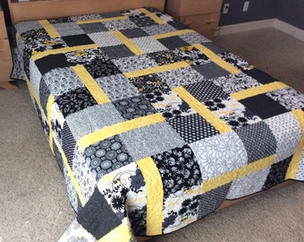 Queen Quilt, Queen Size Quilt, Modern Handmade Quilt, Black and White, Yellow, Homemade Quilt, Bed Blanket, Queen Bedding