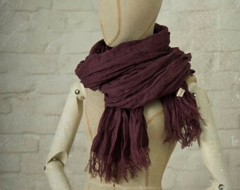 PLUM LINEN scarf / soft fringe